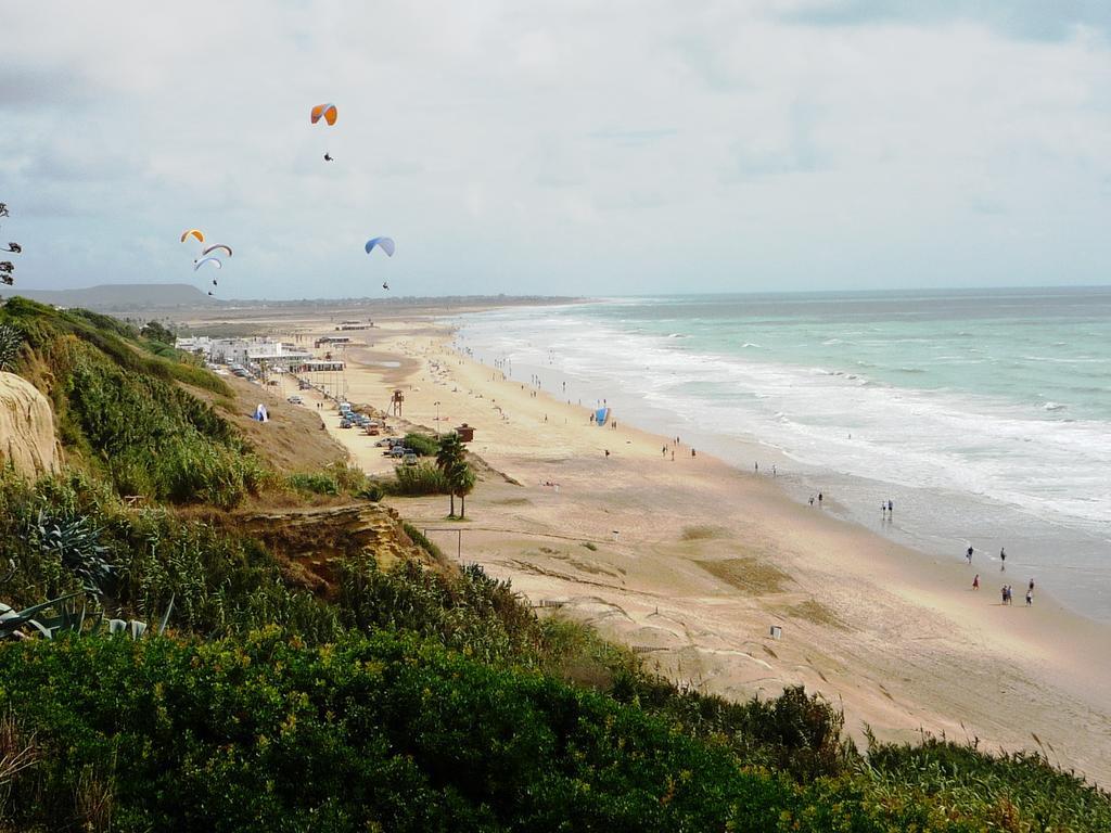 קוניל דה לה פרונטרה Hostal El Yunque מראה חיצוני תמונה